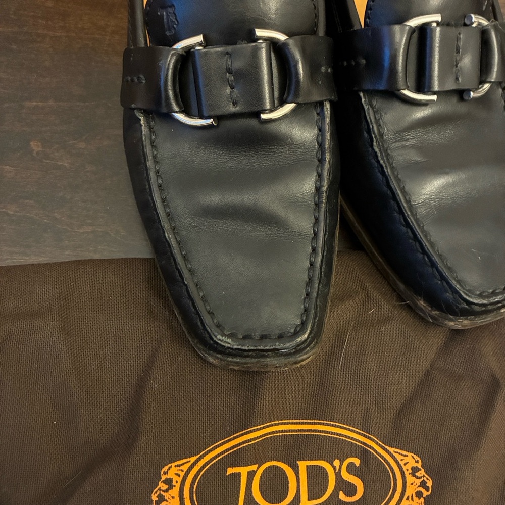 Tod's Classic Black Leather Driving Loafers Moccasins w silver accents. Size 37. - Picture 6 of 16